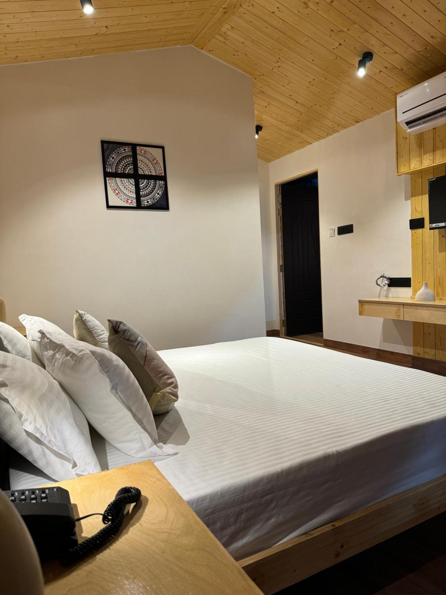Hotel North Woods - Best Boutique Hotel In Haldwani Найнитал Экстерьер фото